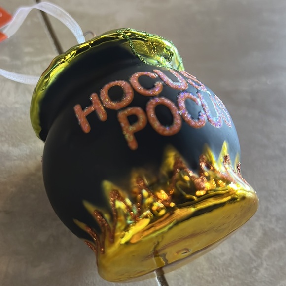 Hocus Pocus Sparkly Cauldron Ornament NWT - Picture 4 of 12